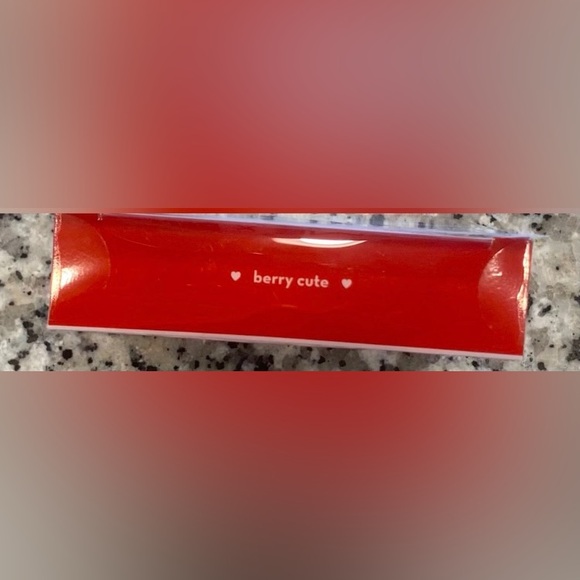 Hello Kitty Crème Blush Balm Berry Cute Limited Edition - Picture 5 of 6